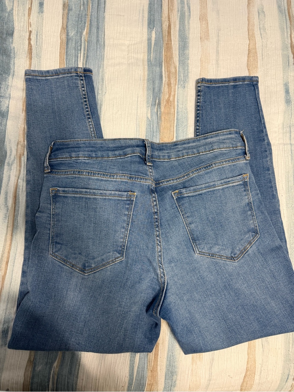 Old Navy midrise Women's Light Blue Skinny Jeans - Classic Wash